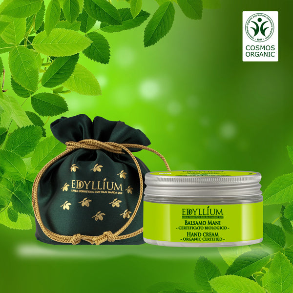 Il balsamo mani Edyllium alla menta è idratante, nutriente, protettivo e rinfrescante, con estratto di foglie di menta, Olio di Oliva DOP Garda BIO, Burro di Cacao, Olio di Cocco, Acido Caprico, Burro di Karité, Aloe Vera.